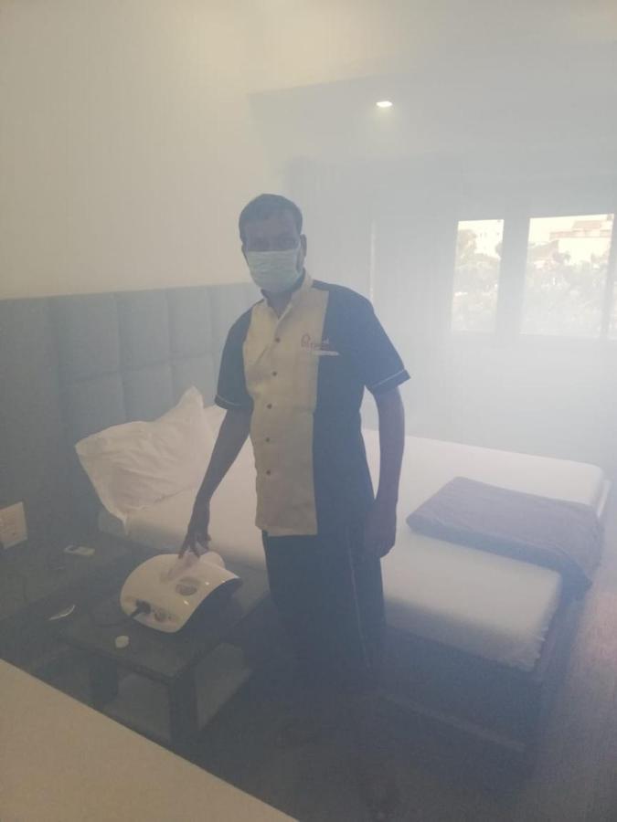 Hotel Oasis Mumbai Bagian luar foto