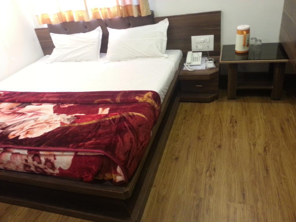 Hotel Oasis Mumbai Ruang foto