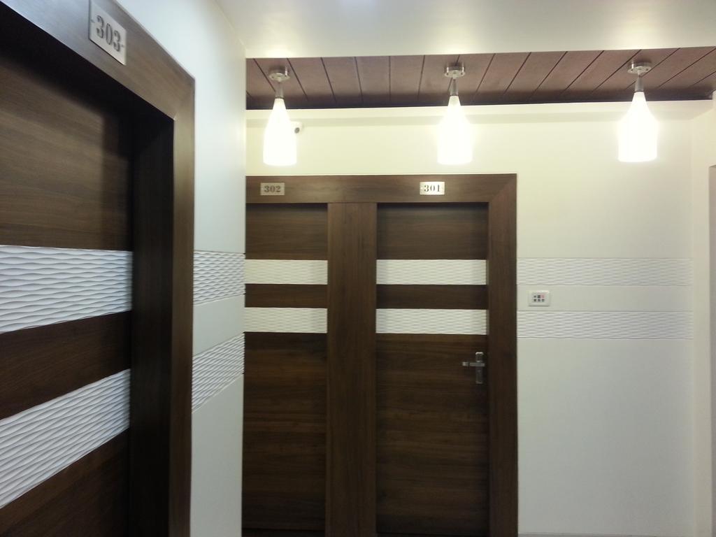 Hotel Oasis Mumbai Bagian luar foto